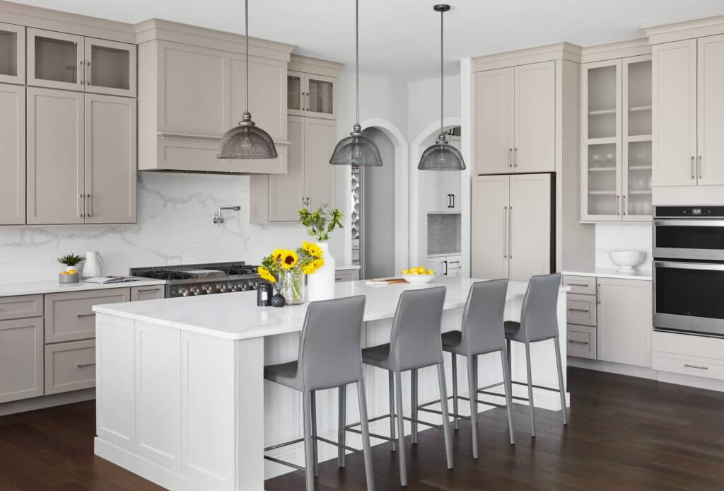 Kitchen Cabinets can be customized to maximize storage and optimize workflow. Options include tall cabinets for pantry storage, base cabinets with deep drawers for pots and pans, and wall cabinets for dishes and glassware.